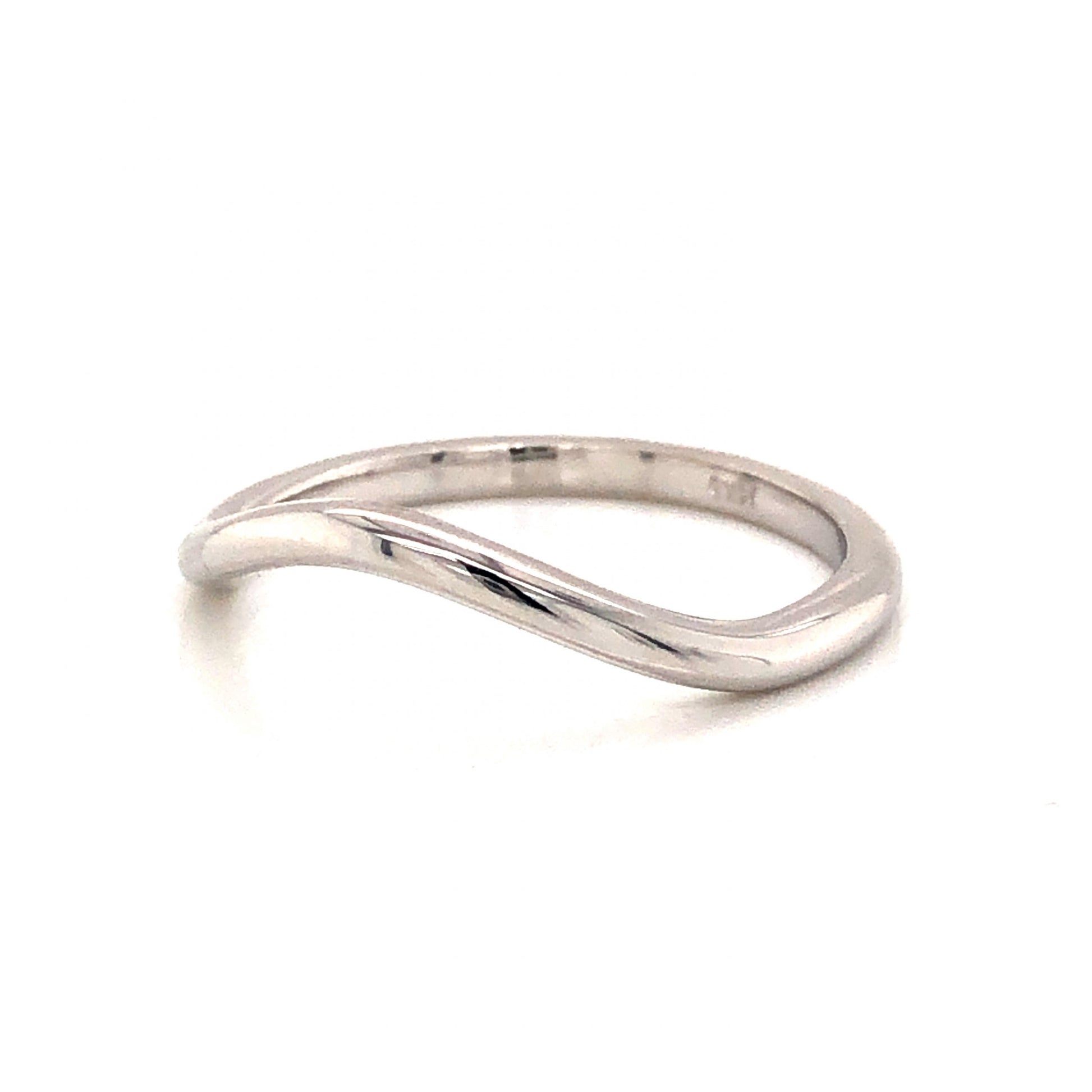 Thin Round Curved Wedding Band in 14k White GoldComposition: 14 Karat White GoldRing Size: 7Total Gram Weight: 2.2 gInscription: 14k