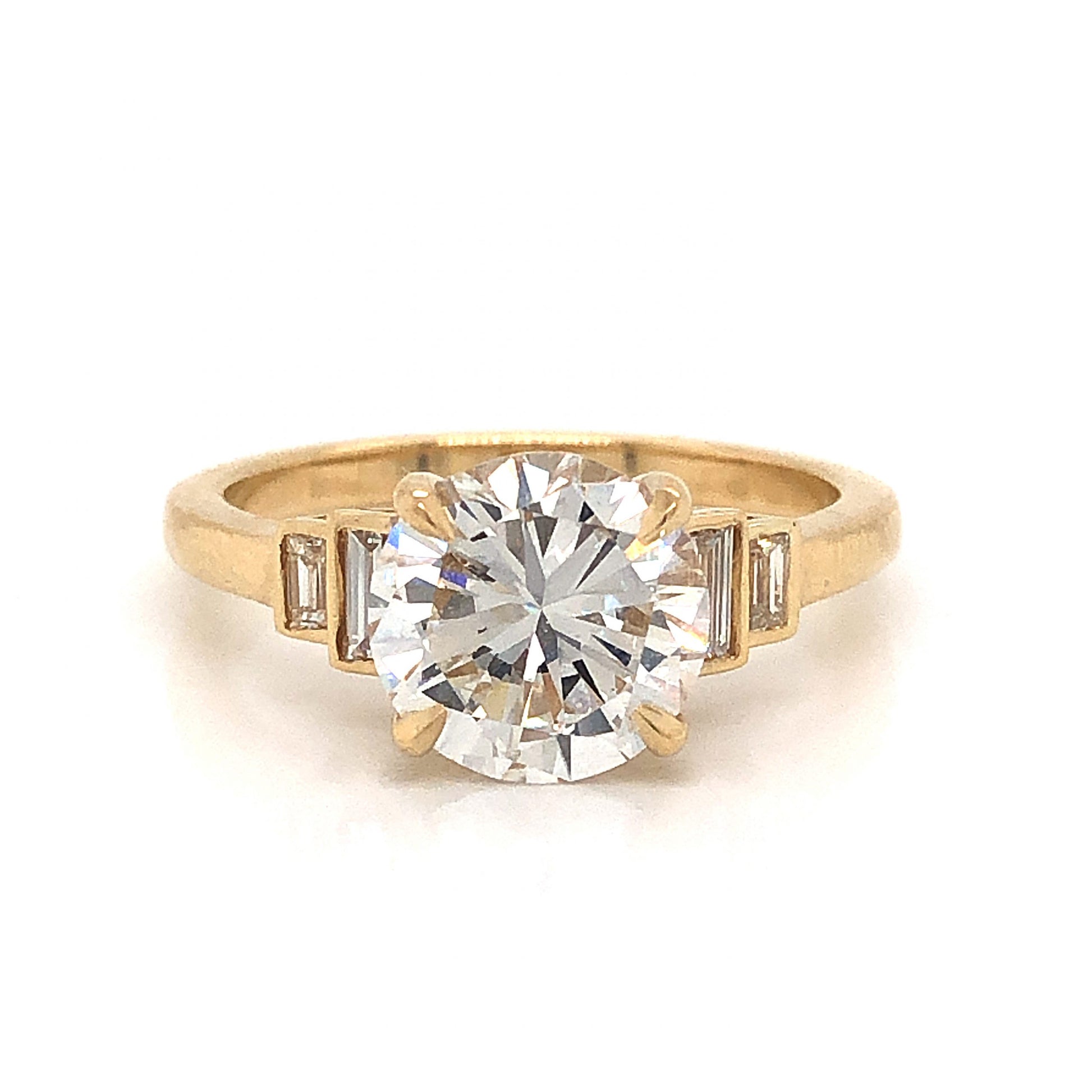 Round Brilliant Cut Diamond Engagement Ring in 14k Yellow