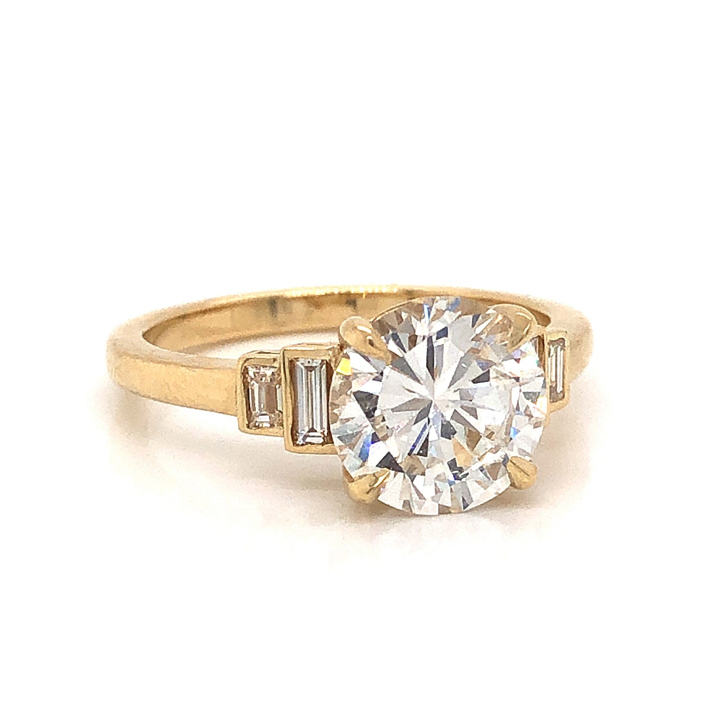 2.02 Round Brilliant Cut Diamond Engagement Ring in 14k Yellow Gold