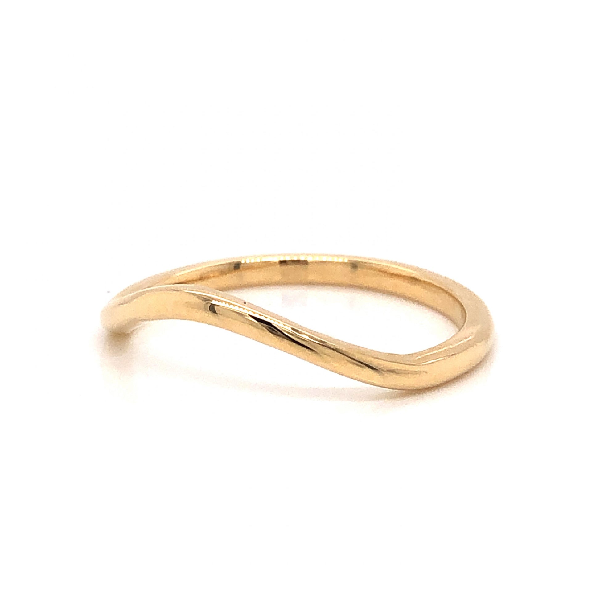 Simple Curved Wedding Band in 14k Yellow GoldComposition: 14 Karat Yellow GoldRing Size: 7.5Total Gram Weight: 2.1 gInscription: 14k