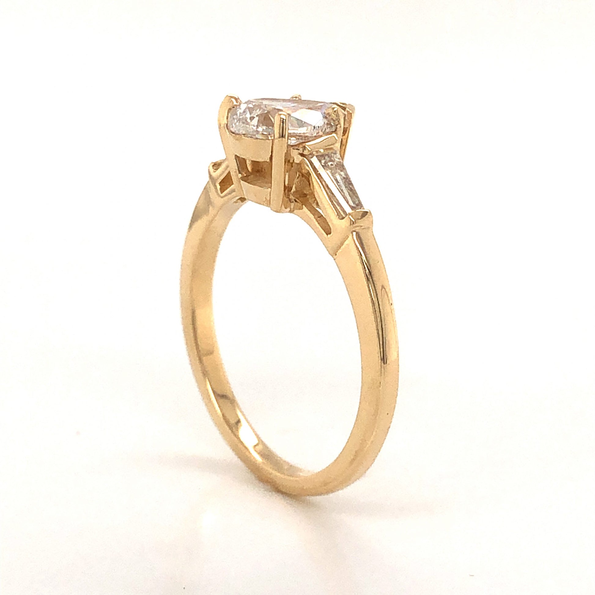 1.01 Pear Cut Diamond Engagement Ring in 14k Yellow Gold