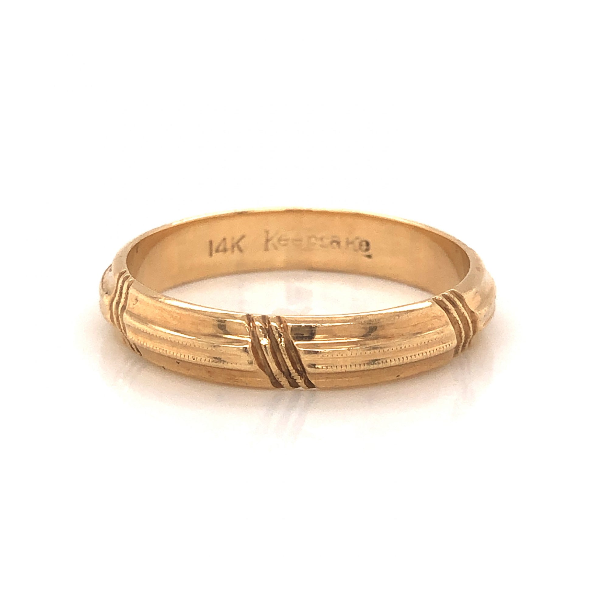Men's Vintage Textured Wedding Band in 14k Yellow GoldComposition: 14 Karat Yellow Gold Ring Size: 11 Total Gram Weight: 4.5 g Inscription: 14k
      