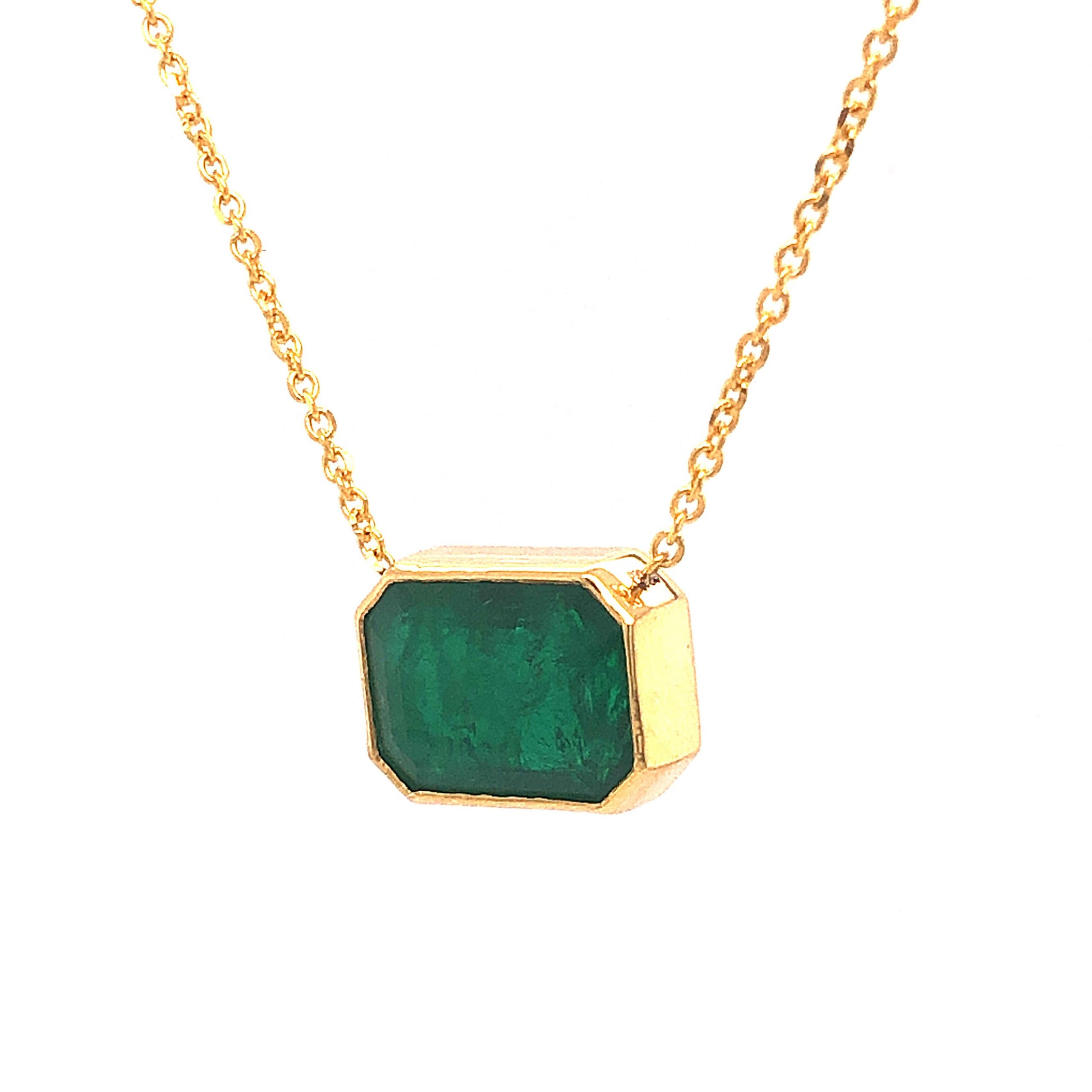 Bezel Set Emerald Pendant Necklace in 14k Yellow GoldComposition: 14 Karat Yellow GoldTotal Gram Weight: 2.75 gInscription: 14k 3.85 ct