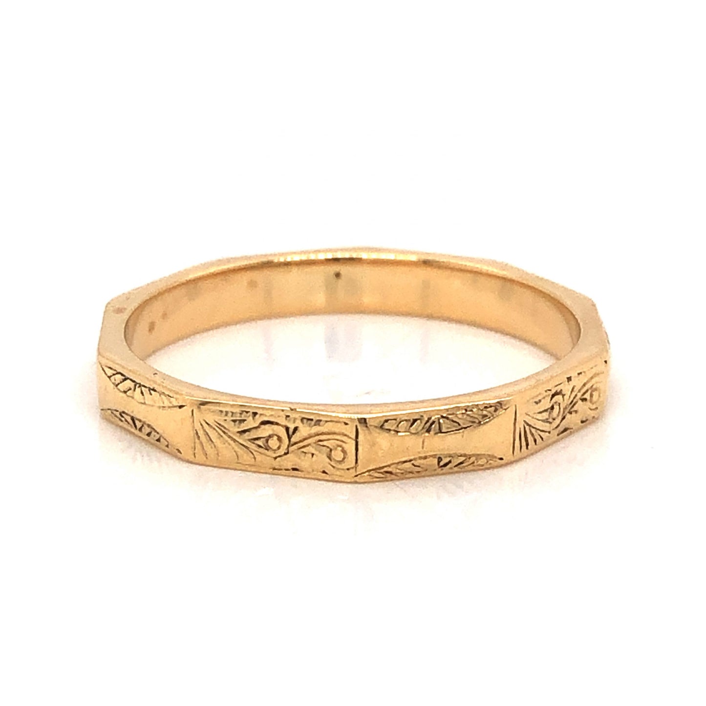 Victorian Engraved Wedding Band in 18k Yellow Gold