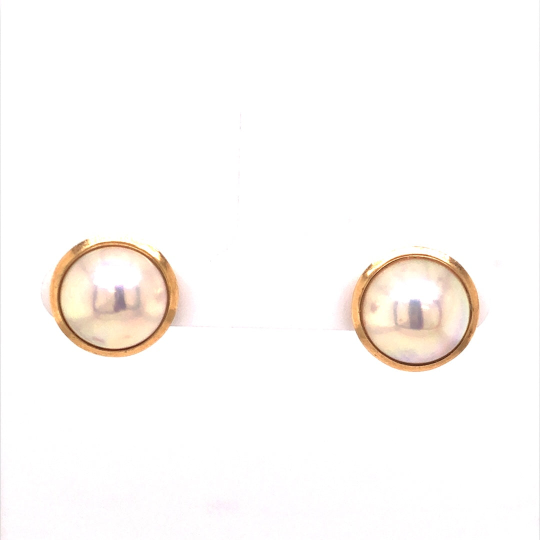 Classic Pearl Stud Earrings in 18k Yellow Gold