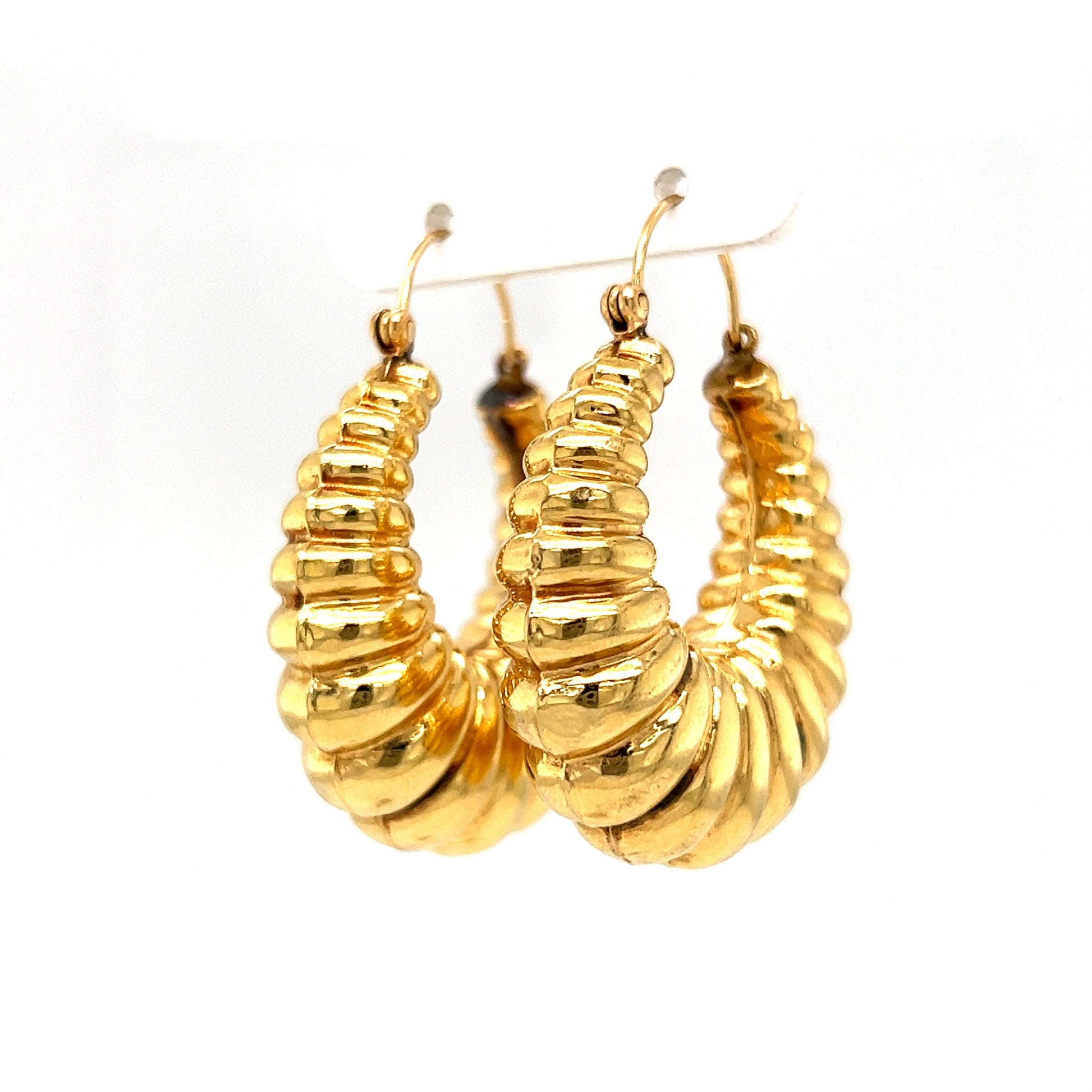 Lightweight Scalloped Hoop Earrings in 14k Yellow Gold