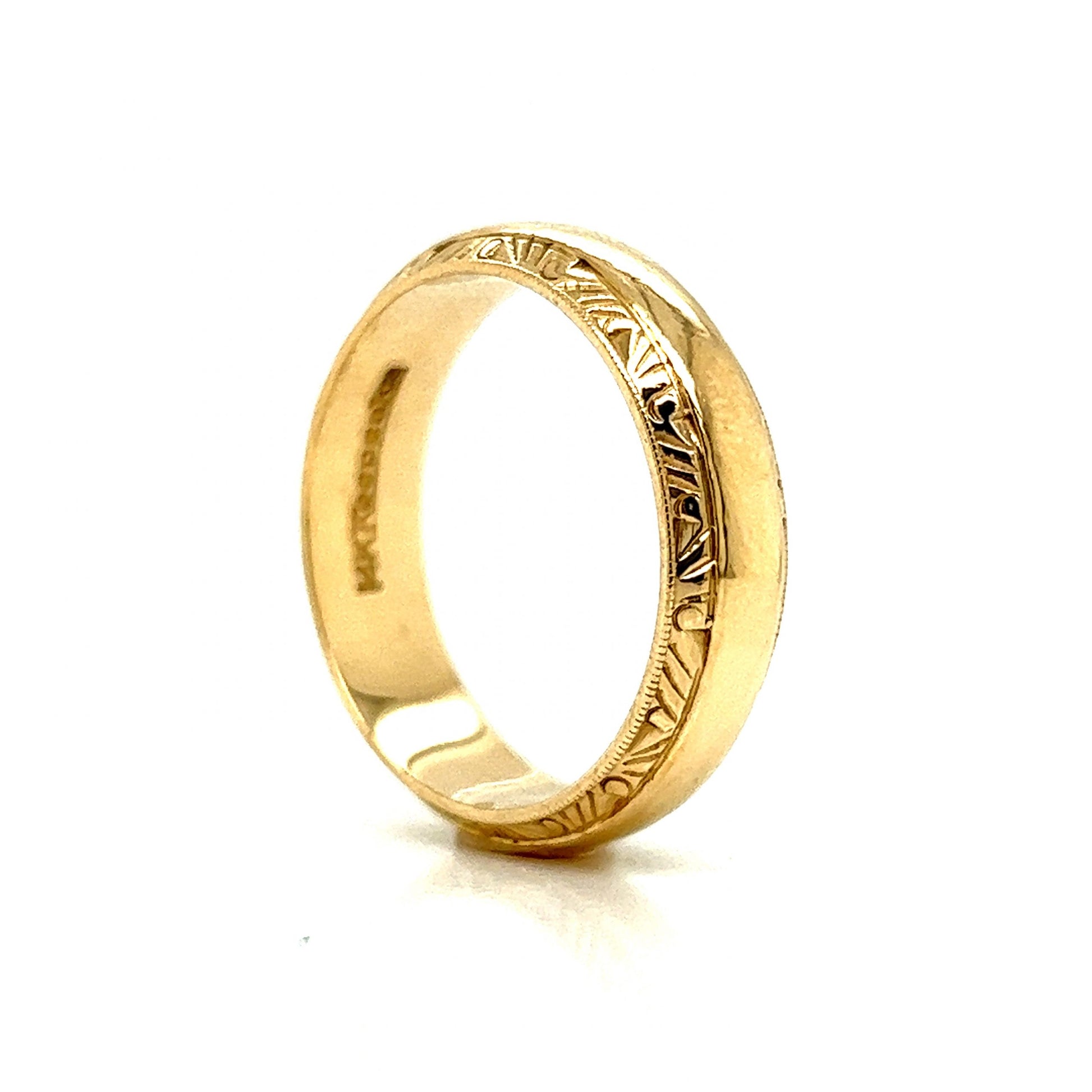 Men's Vintage Engraved Edge Wedding Band in 14k Yellow Gold