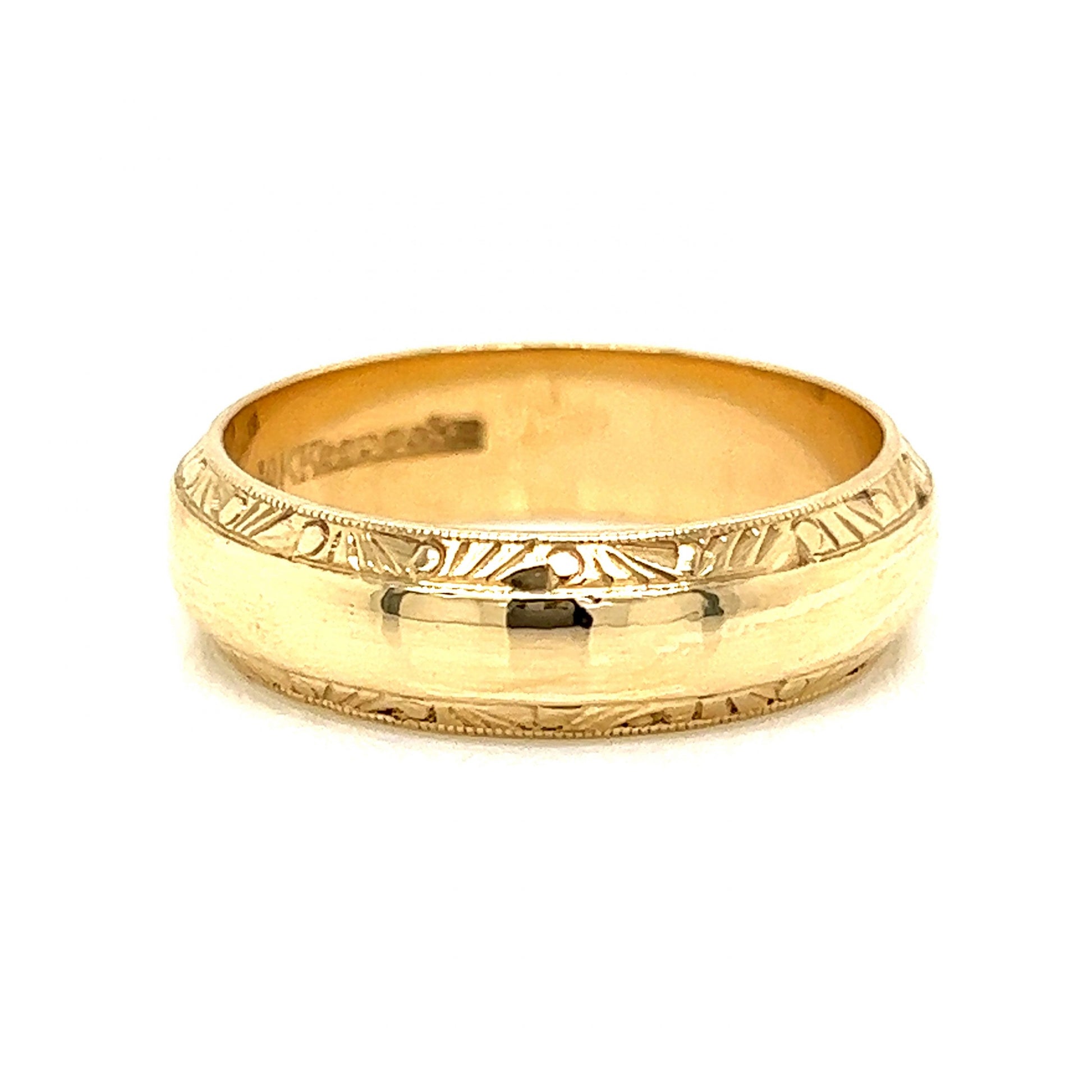 Men's Vintage Engraved Edge Wedding Band in 14k Yellow Gold