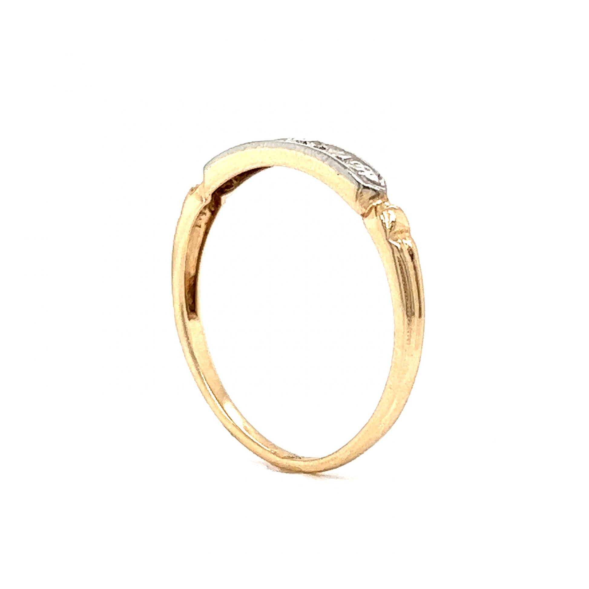 Retro Three Sone Diamond Wedding Band in 14k Gold