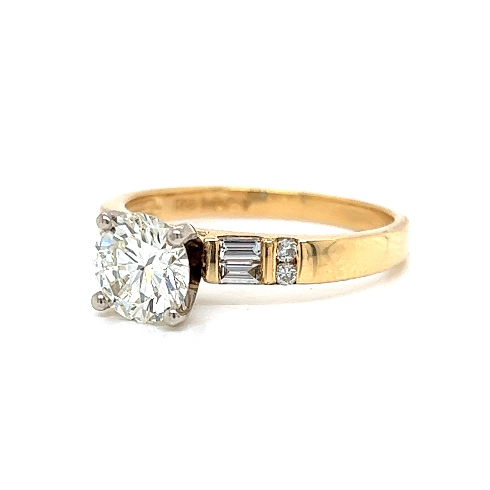 1.05 Round Brilliant Diamond Engagement Ring in 18k