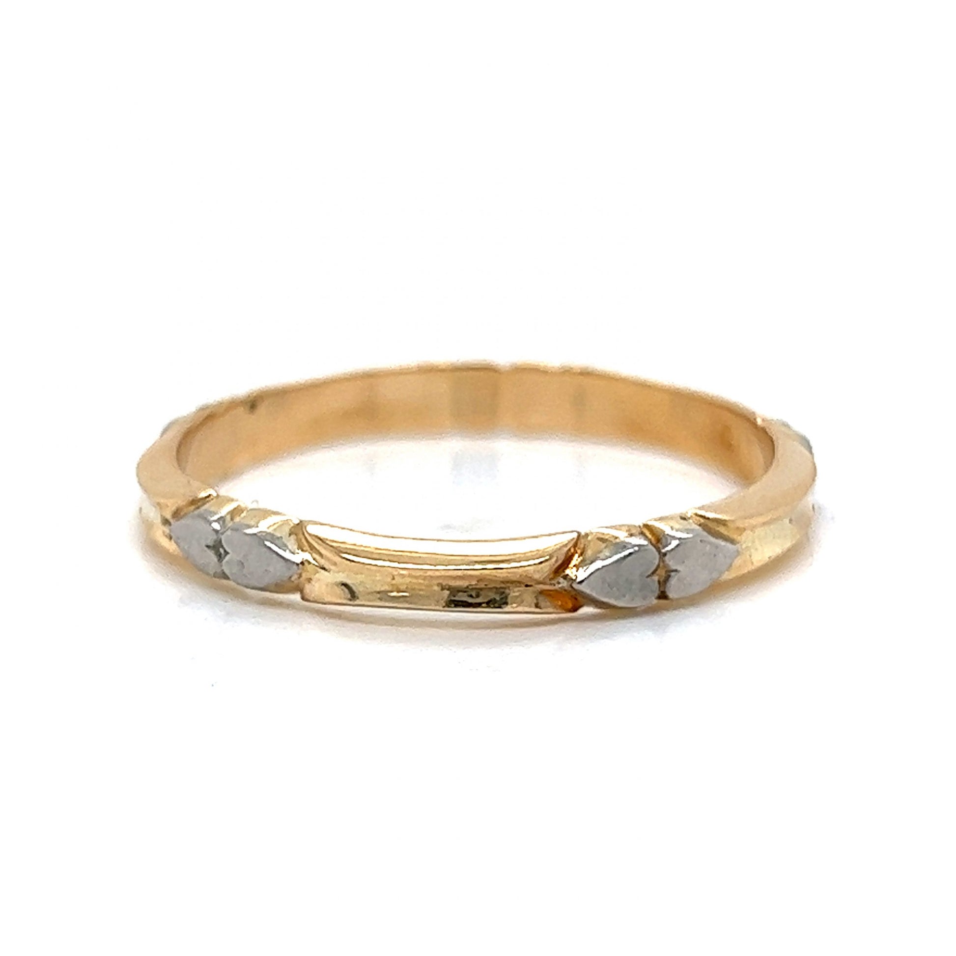 Retro Men's Heart Two-Tone Wedding Band in 14k Gold