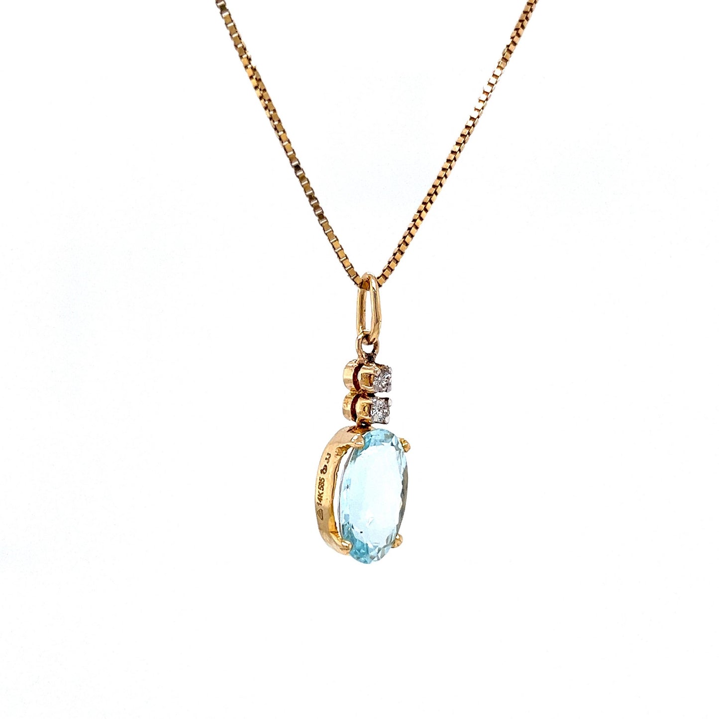 Elegant Aquamarine Pendant Necklace in 14k Yellow Gold