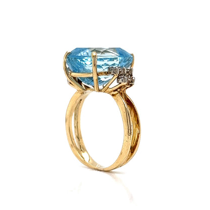 Cushion Cut Aquamarine & Diamond Cocktail Ring in 14k Gold