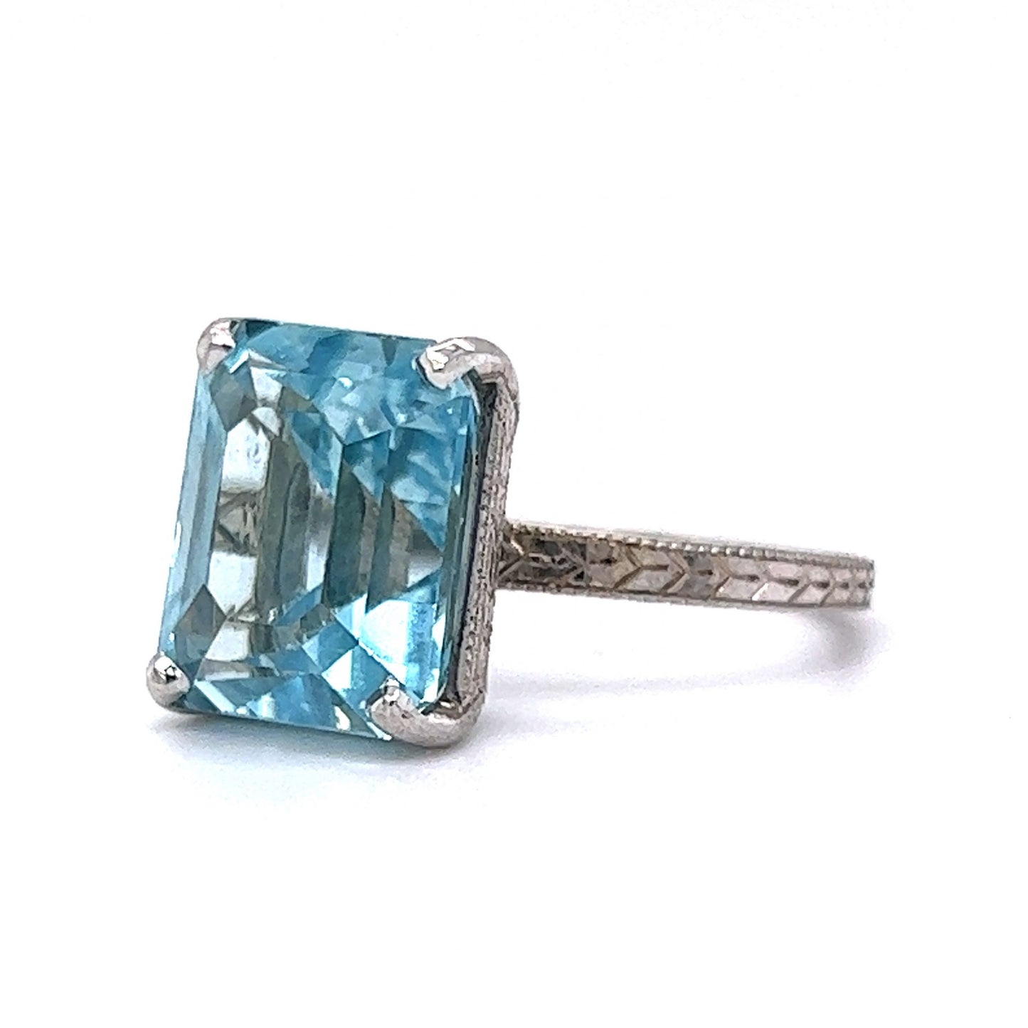 Art Deco Engraved Aquamarine Cocktail Ring in 14k White Gold