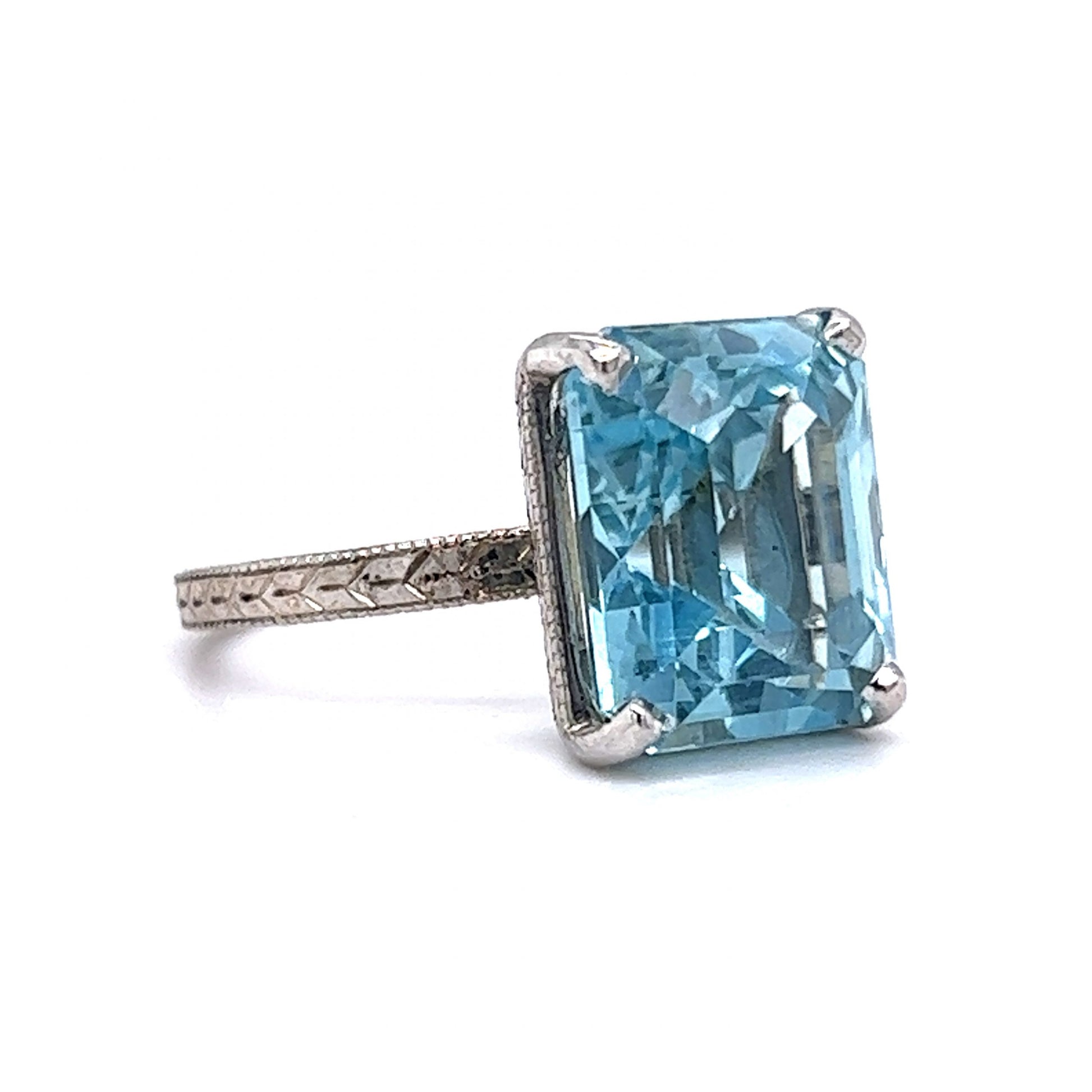 Art Deco Engraved Aquamarine Cocktail Ring in 14k White Gold