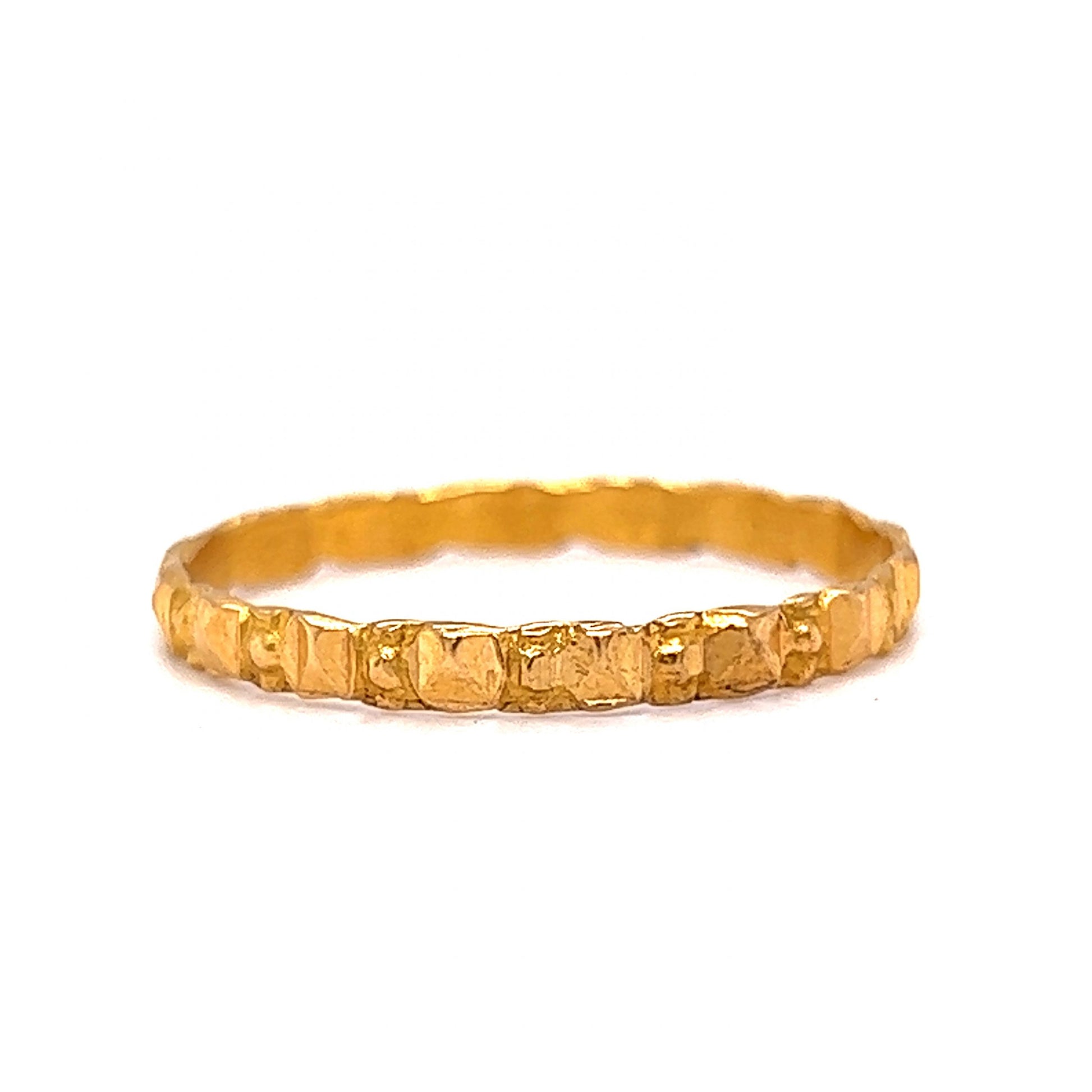 Men's Vintage Textured Wedding Band in 18k Yellow Gold