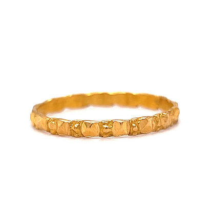 Men's Vintage Textured Wedding Band in 18k Yellow Gold