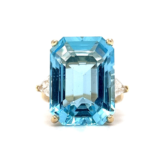 Aquamarine & Trilliant Cut Diamond Ring in 14k Yellow Gold