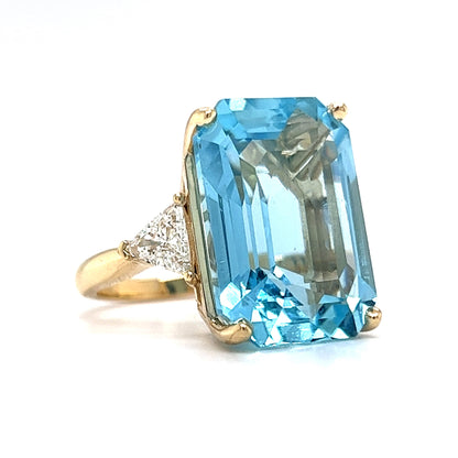 Aquamarine & Trilliant Cut Diamond Ring in 14k Yellow Gold