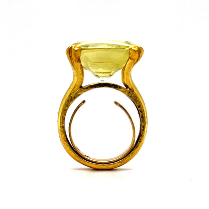 Elizabeth Locke Lemon Quartz Ring 19k Yellow Gold