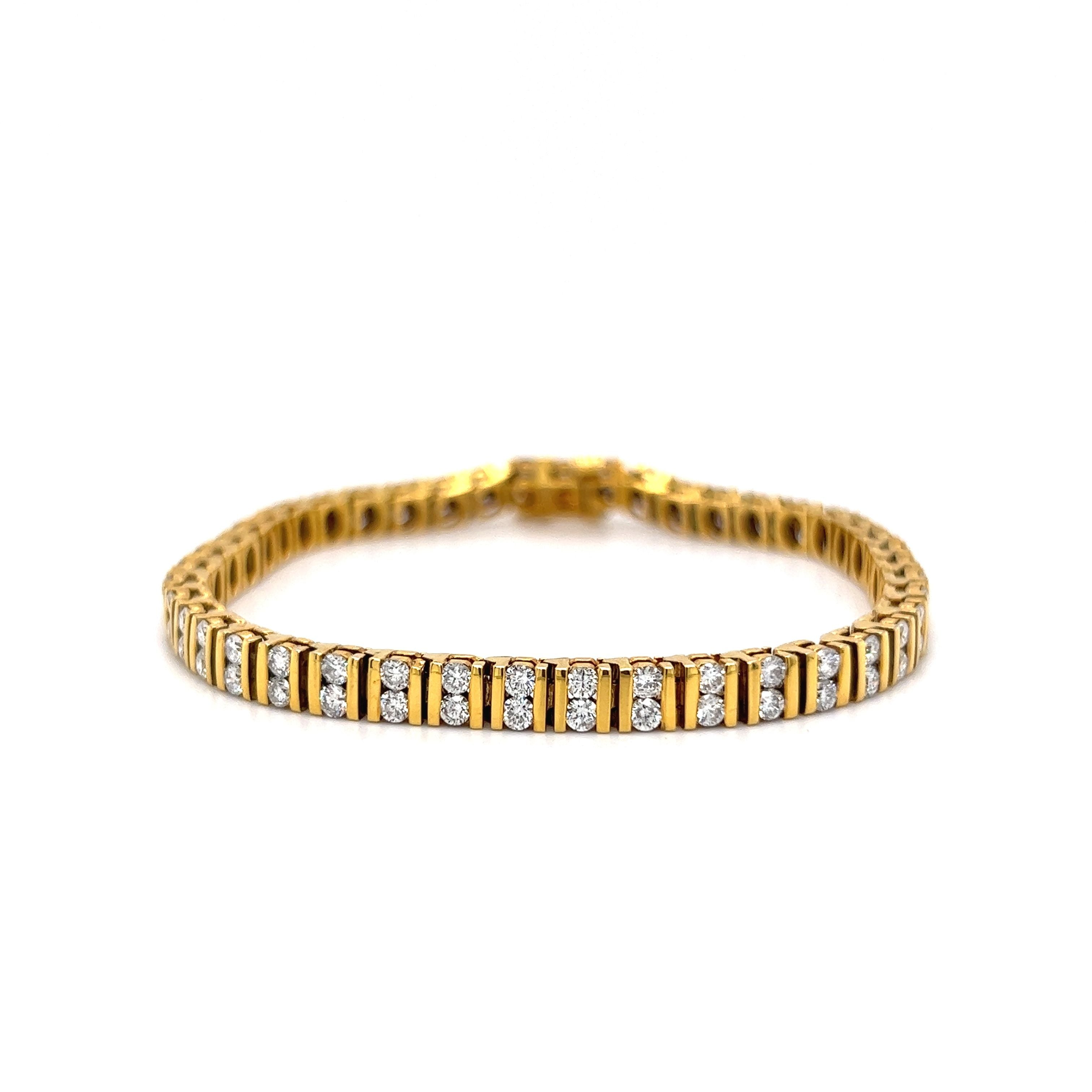 18 Karat Gold 11.21 Cushion-Cut Solitaire Canary Yellow and White Diamond  Statement Tennis Bracelet – Gems Paradise Jaipur
