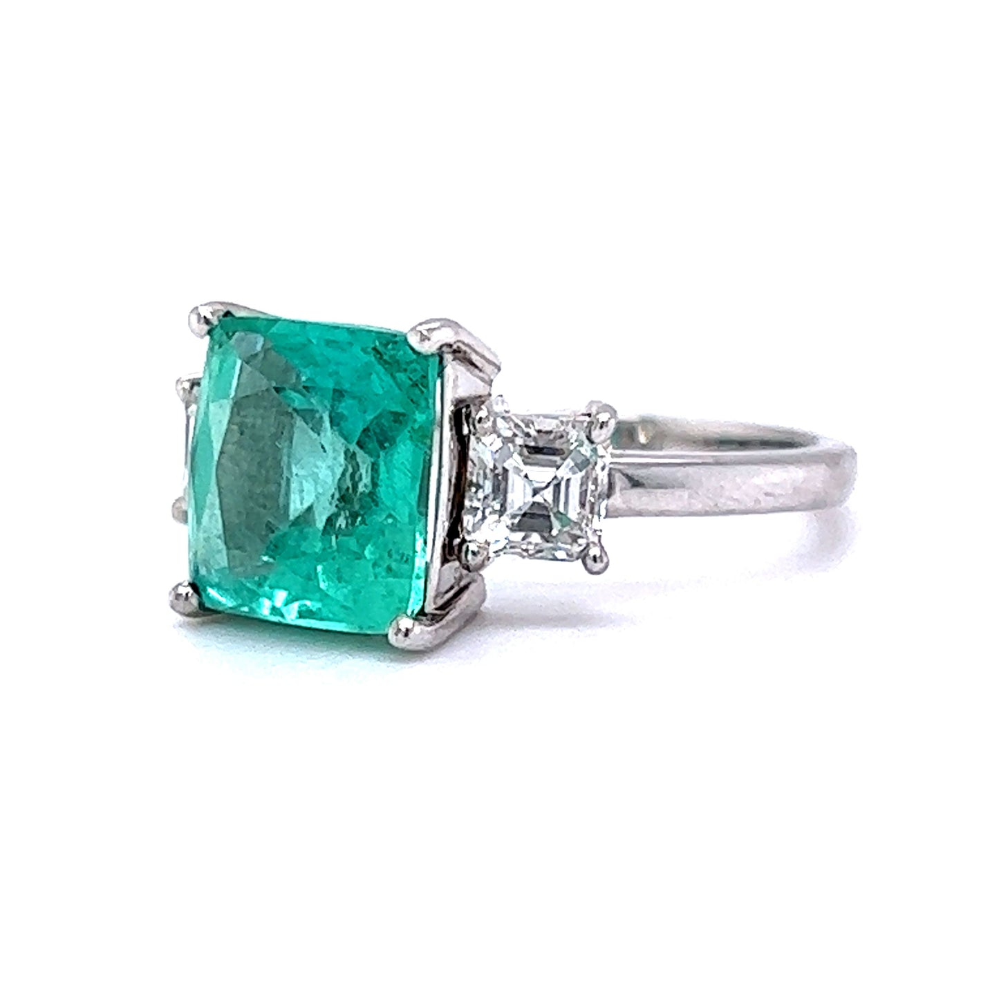 Emerald Cocktail Ring in 18k White Gold