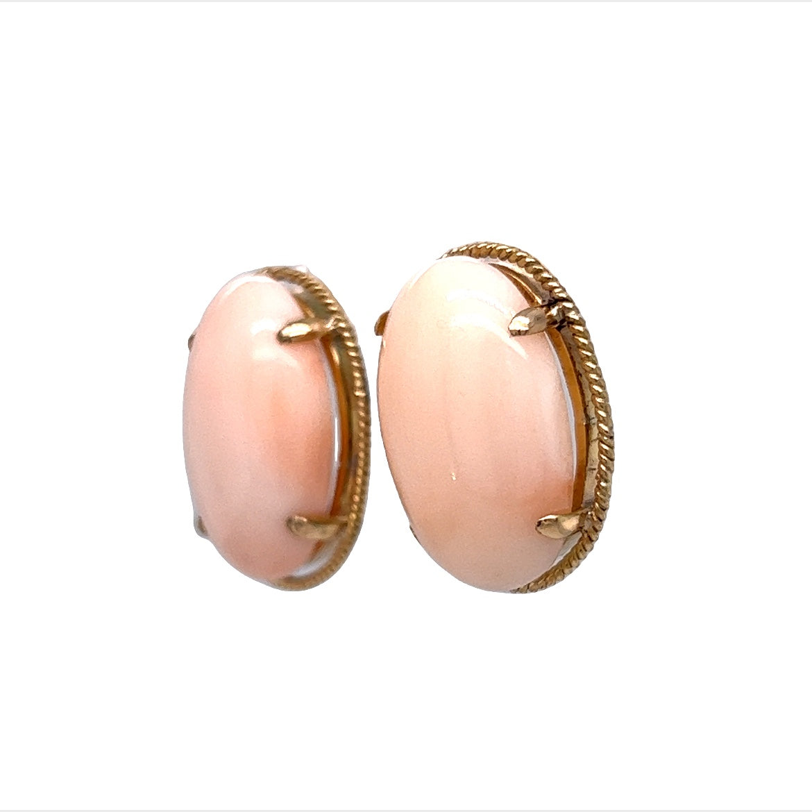 Mid-Century Angel Skin Coral Earrings in 14k Yellow GoldComposition: 14 Karat Yellow Gold Total Gram Weight: 7.8 g Inscription: 14K
      