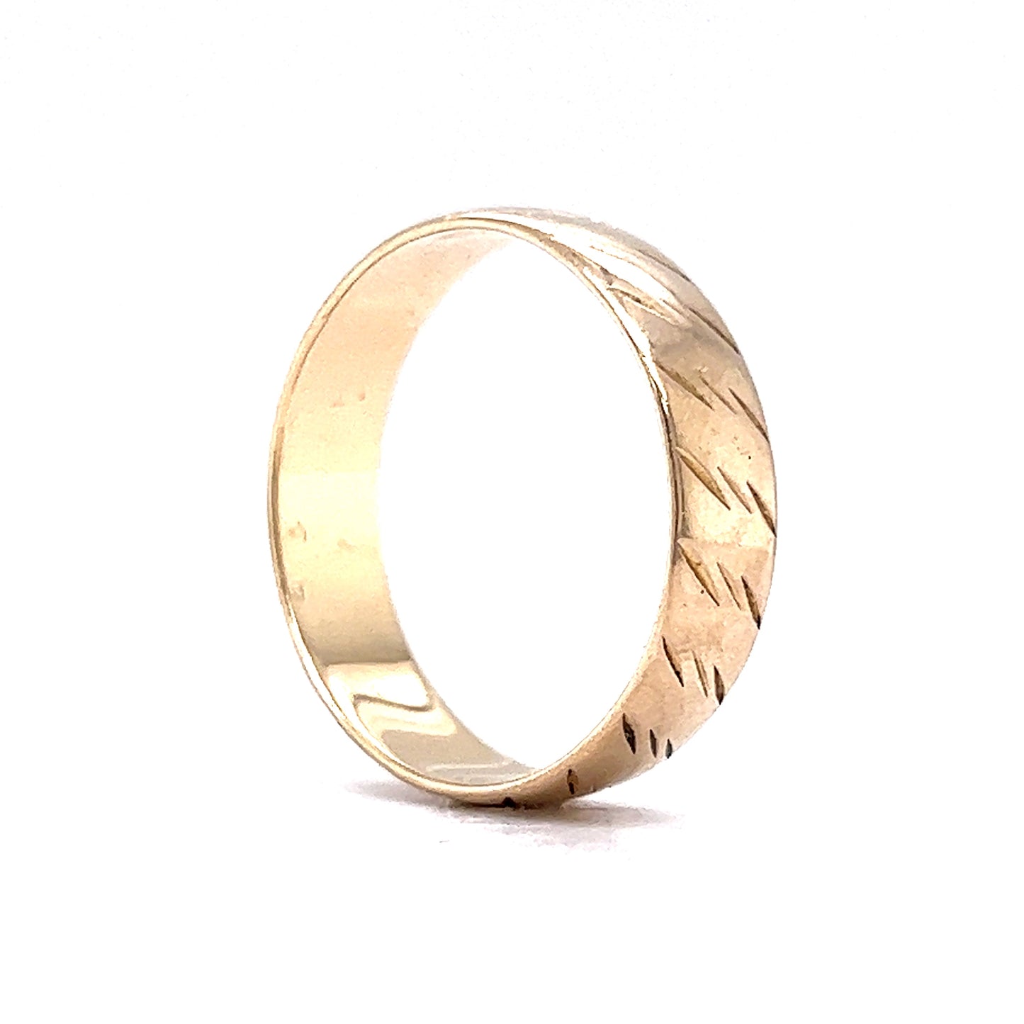 Men's Mid-Century Etched Wedding Band in 14k Yellow Gold