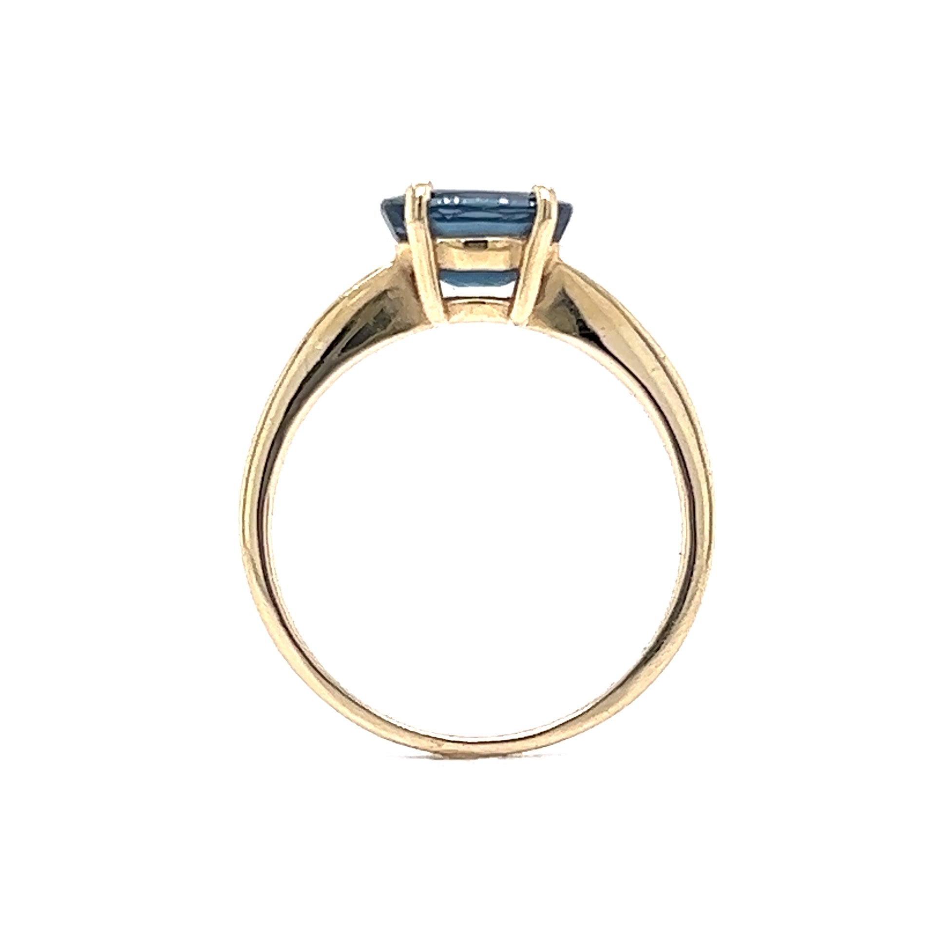 1.30 Carat Solitaire Sapphire Engagement Ring in 14K Yellow Gold