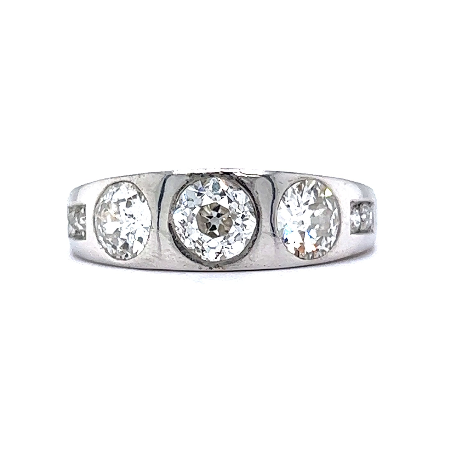 Antique Art Deco Diamond Ring in Platinum