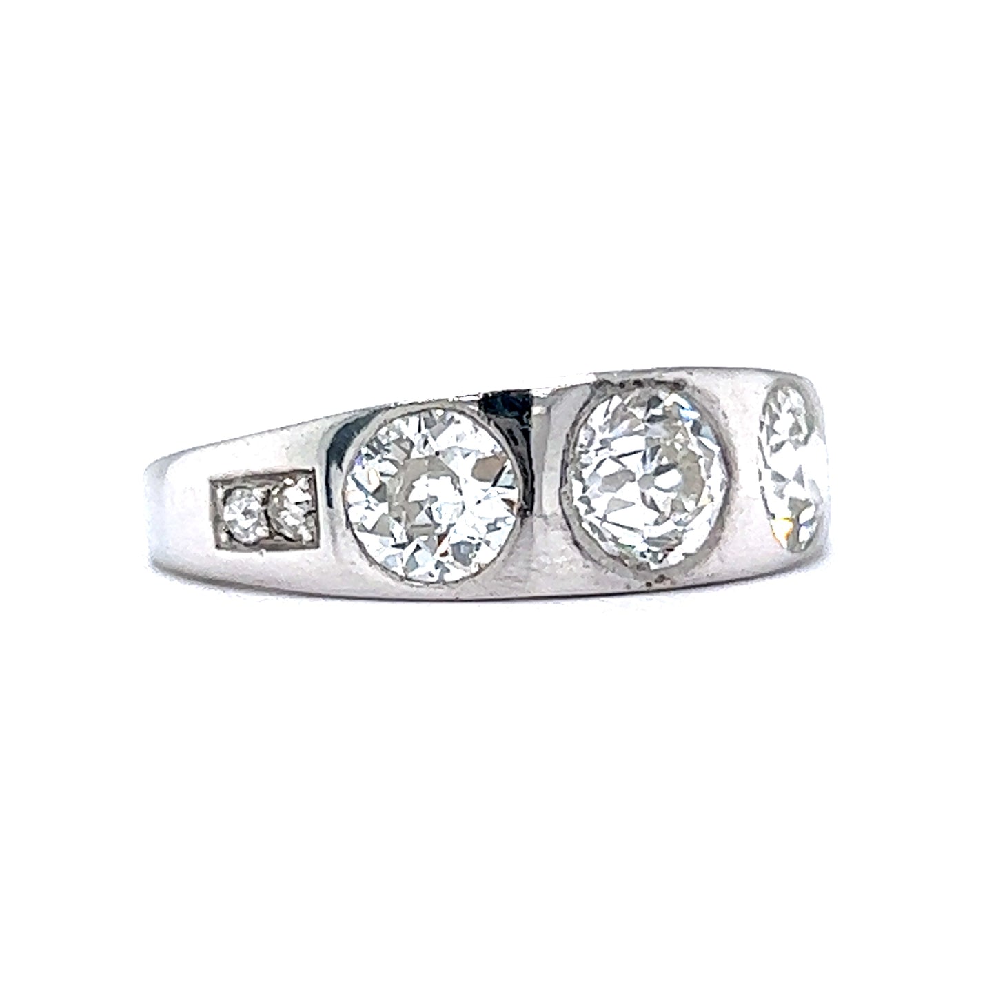 Antique Art Deco Diamond Ring in Platinum