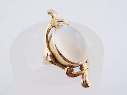 Antique Art Nouveau Cabochon Moonstone Cocktail Ring in 14 karat Yellow Gold