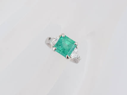 Modern Art Deco 2.90 ct Square Emerald Ring with Trilliant Diamonds in Platinum