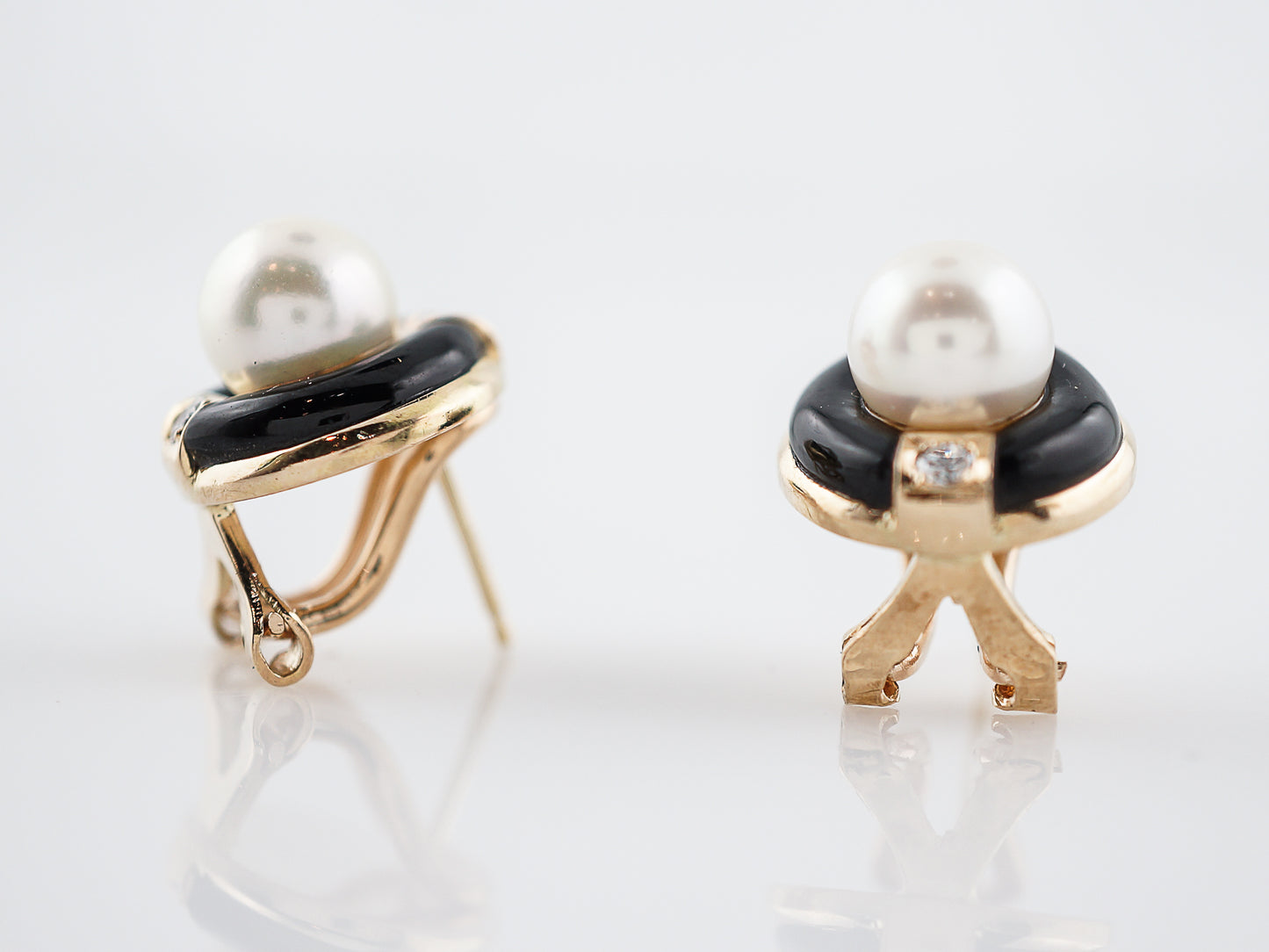 Earrings Modern .12 Round Brilliant Cut Diamonds & Pearl in 14k Yellow Gold