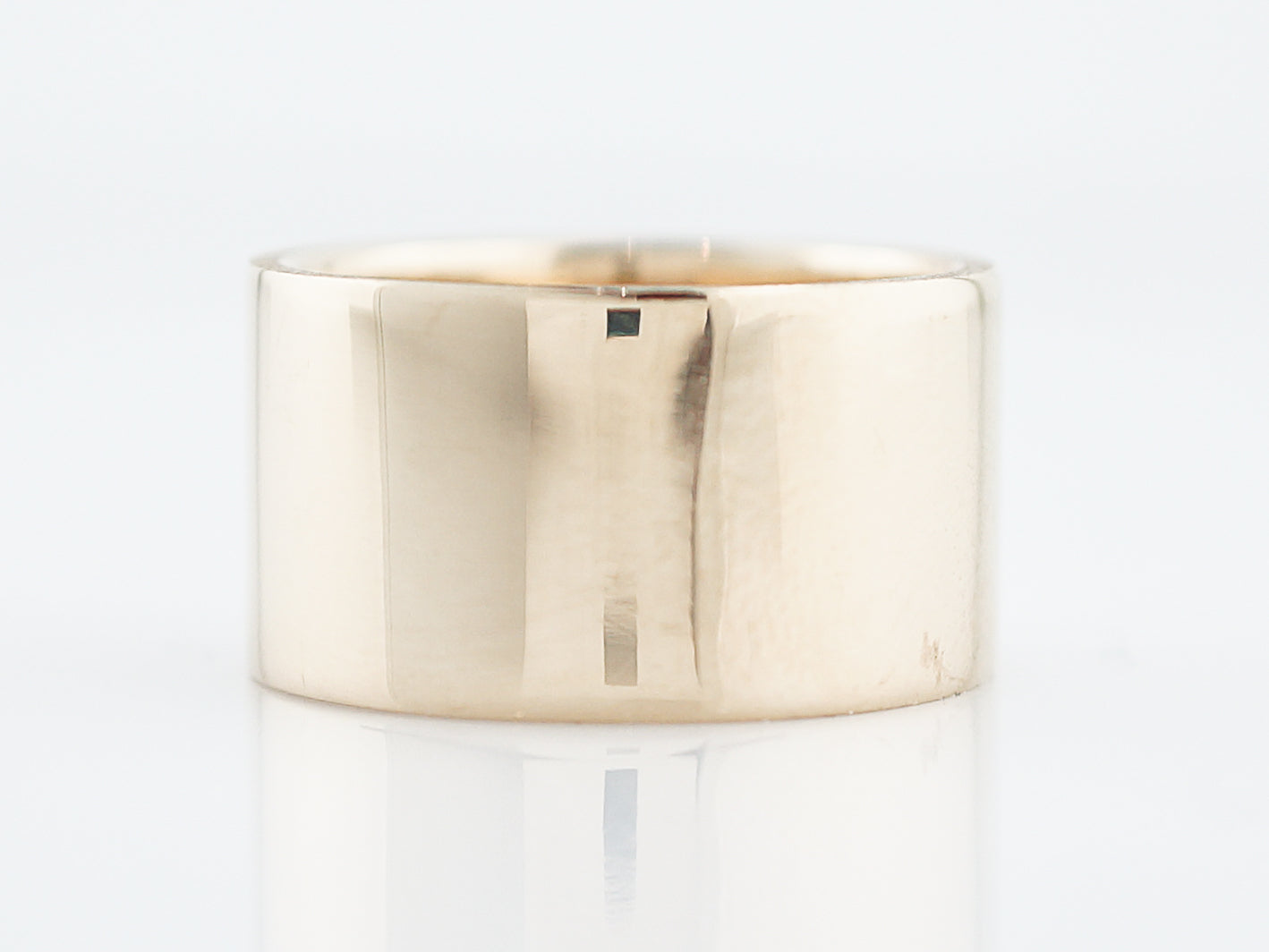 Right Hand Ring Modern in 14k Yellow Gold