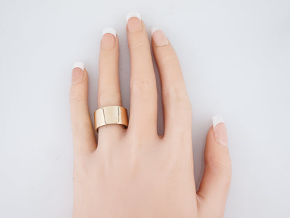 Right Hand Ring Modern in 14k Yellow Gold
