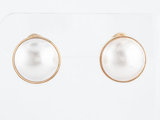 Stud Earrings Modern Mabe Pearl in 14K Yellow Gold
