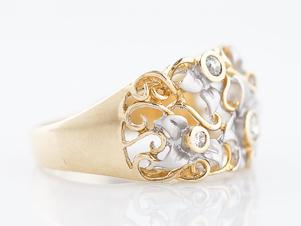 Right Hand Ring Modern .15 Round Brilliant Cut Diamonds in 18k Yellow Gold