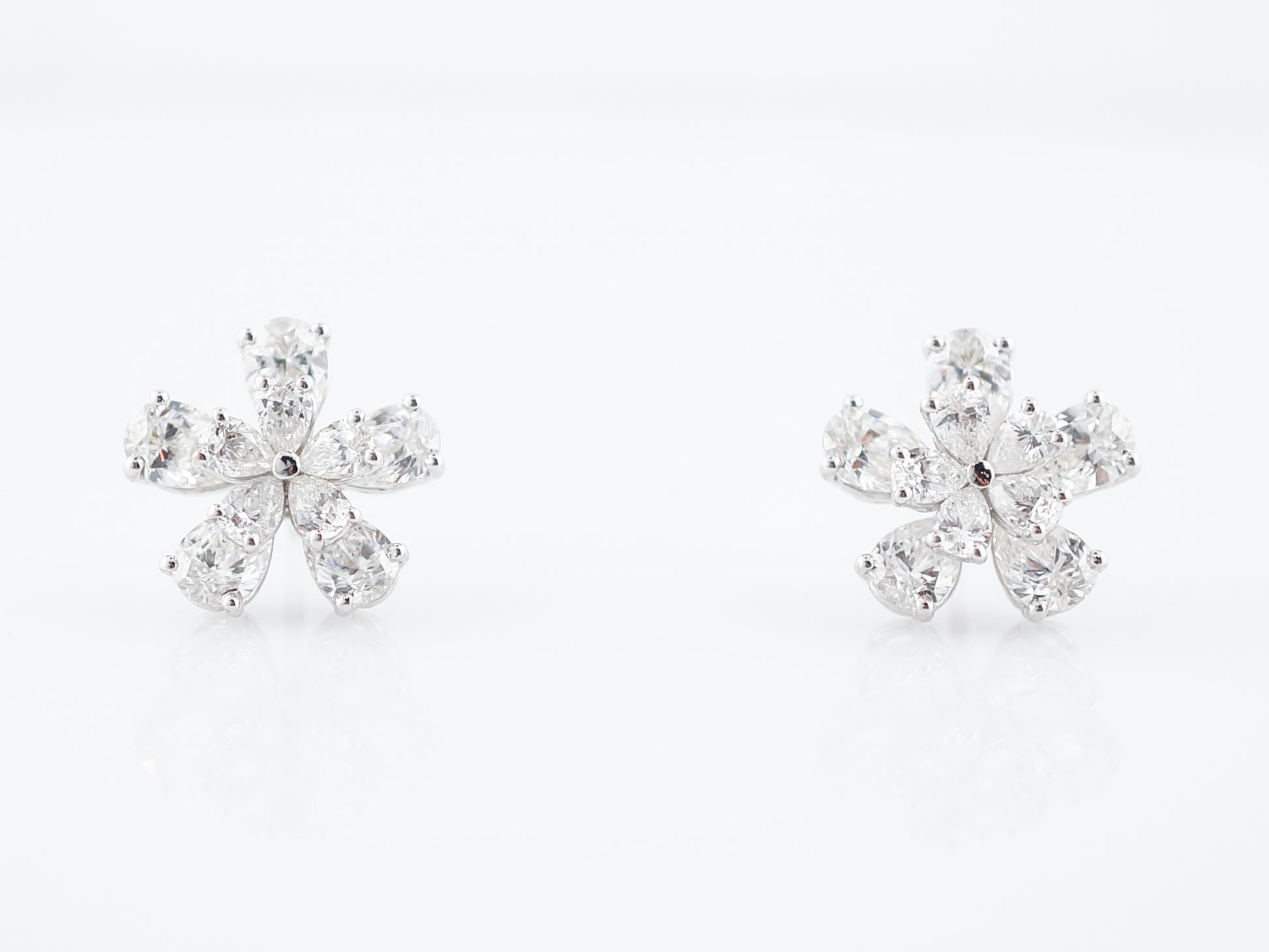 ***RTV***Earrings Modern 6.46 Pear Cut Diamonds in 18K White Gold