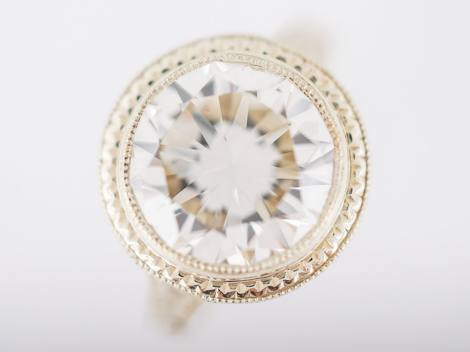 Antique Engagement Ring Art Deco 2.59 Round Brilliant Cut Diamond in 14K in Yellow Gold