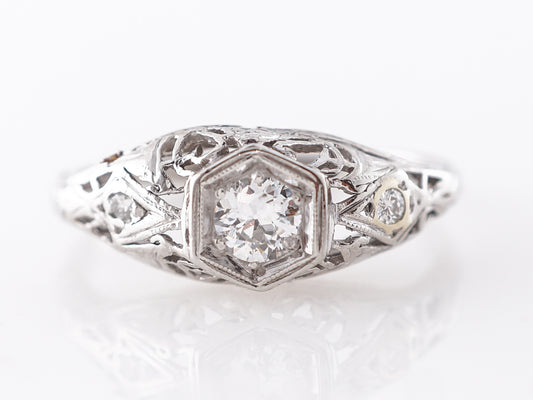 Vintage Deco Filigree Diamond Engagement Ring in Platinum