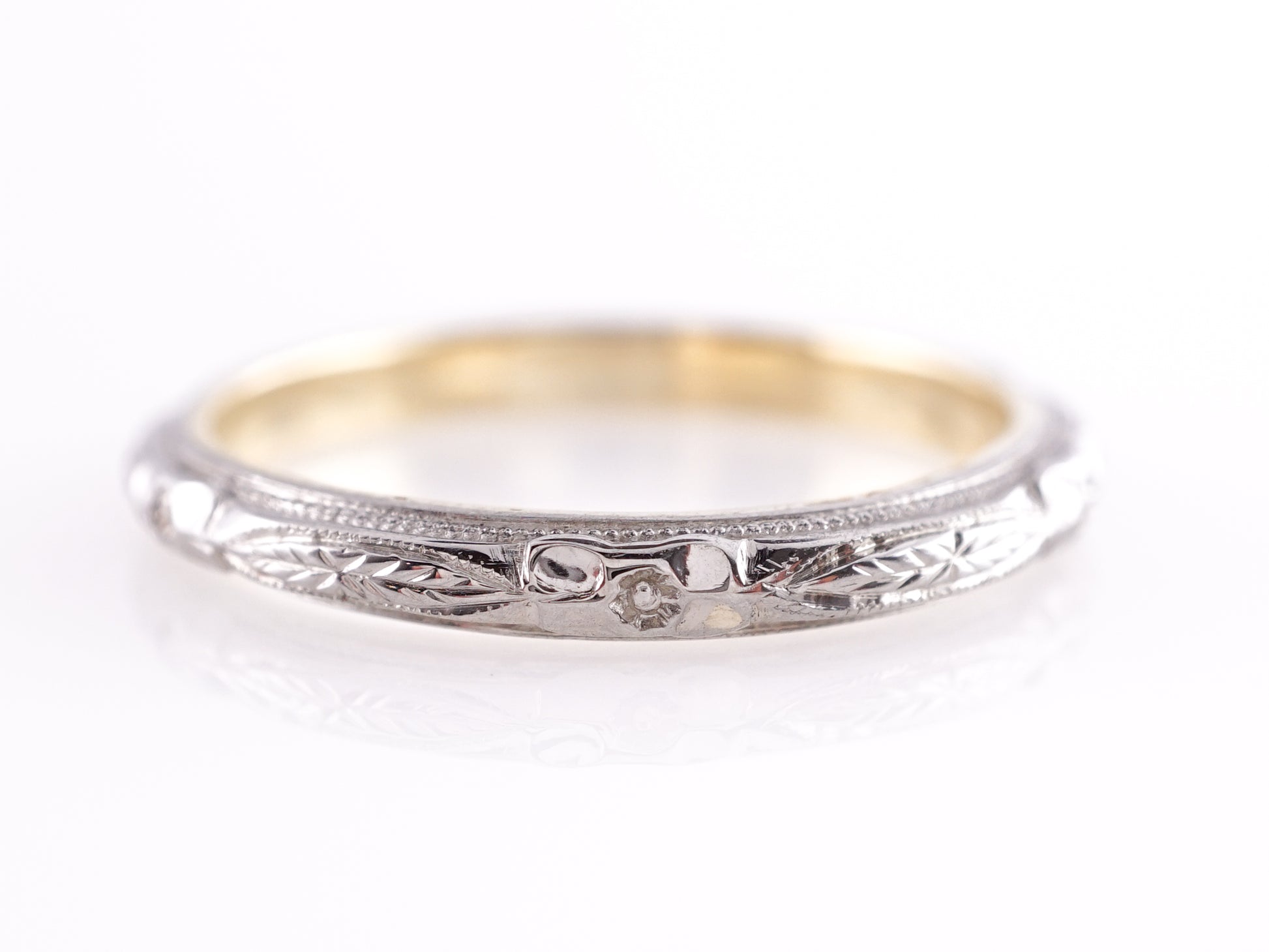 Vintage Two-Tone Art Deco Wedding Band in 18k