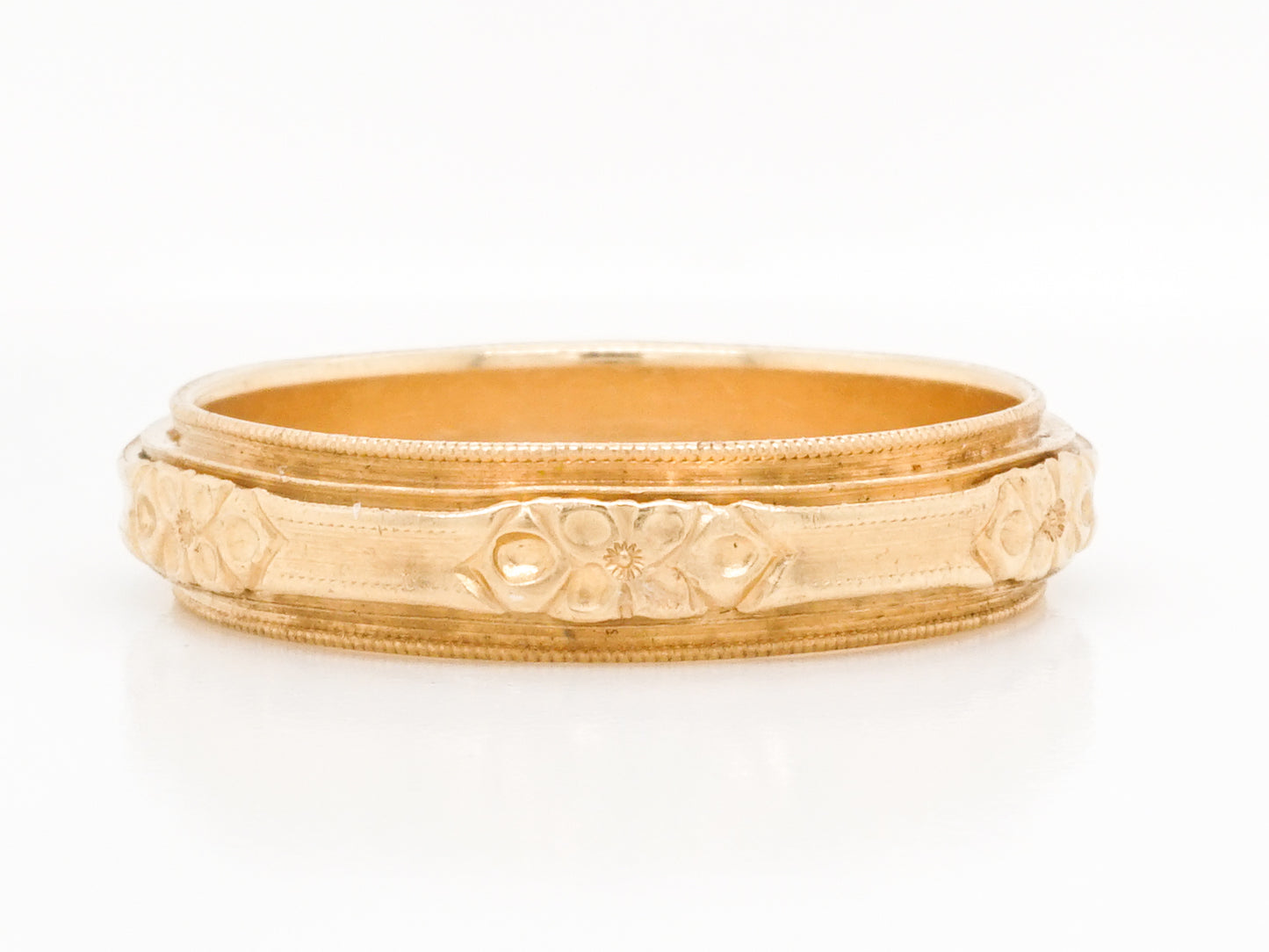 Antique Deco Engraved Wedding Band in 14k Yellow Gold