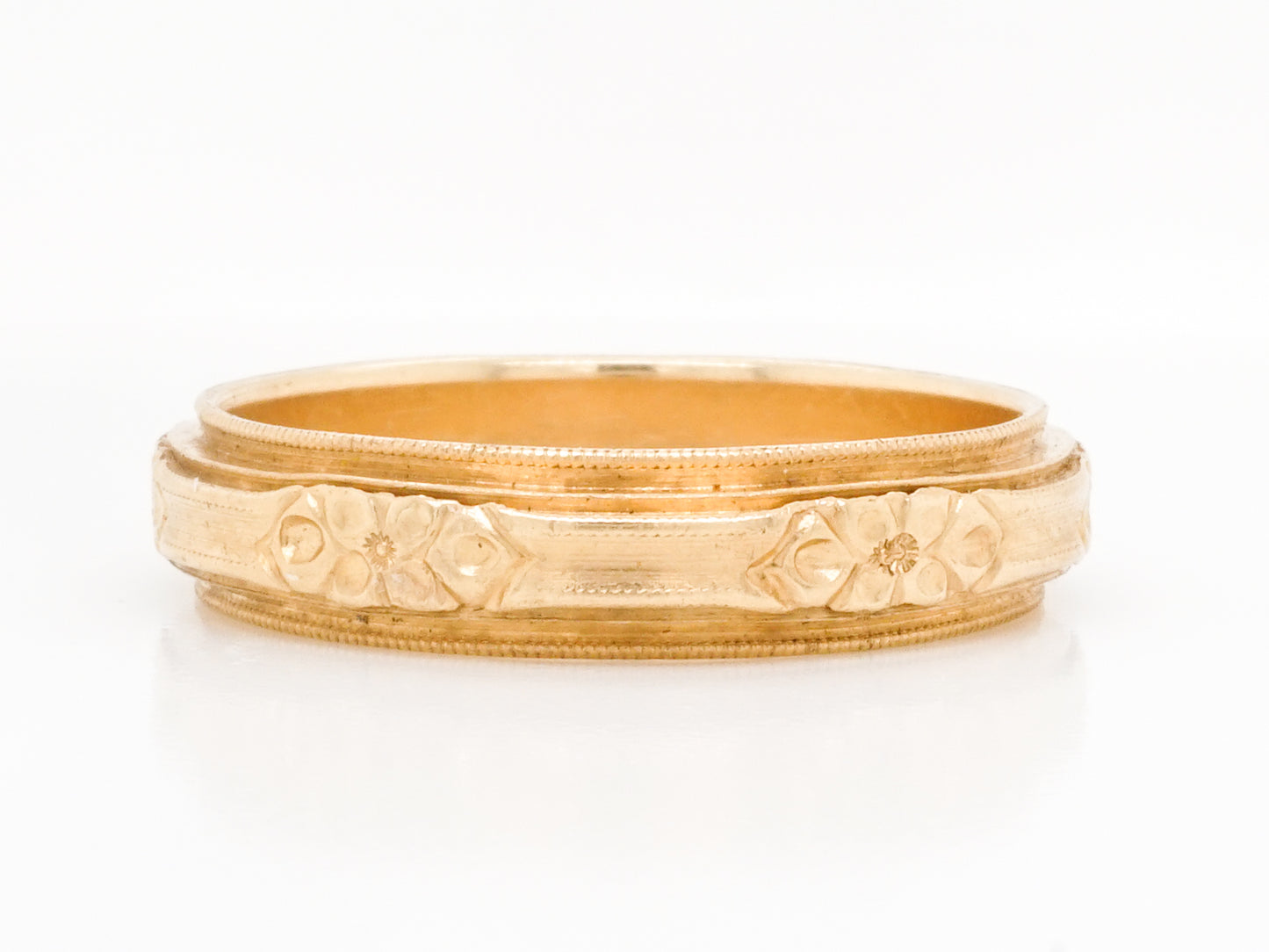Antique Deco Engraved Wedding Band in 14k Yellow Gold