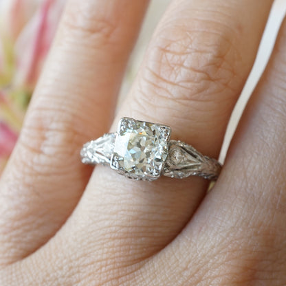 Vintage Art Deco 1.00 Carat Diamond Engagement Ring in Platinum