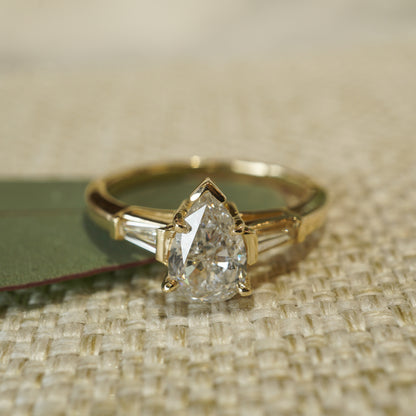1.01 Pear Cut Diamond Engagement Ring in 14k Yellow Gold