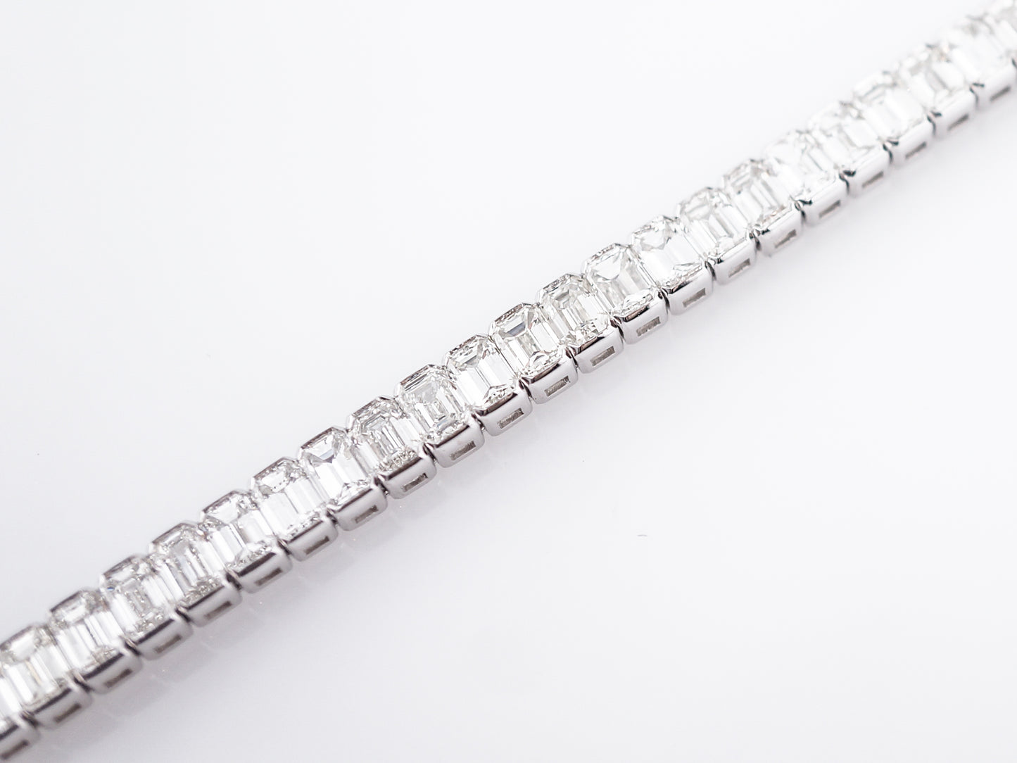 **RTV 1/10/19**Straight Line Bracelet Modern 17.75 Emerald Cut Diamonds in Platinum