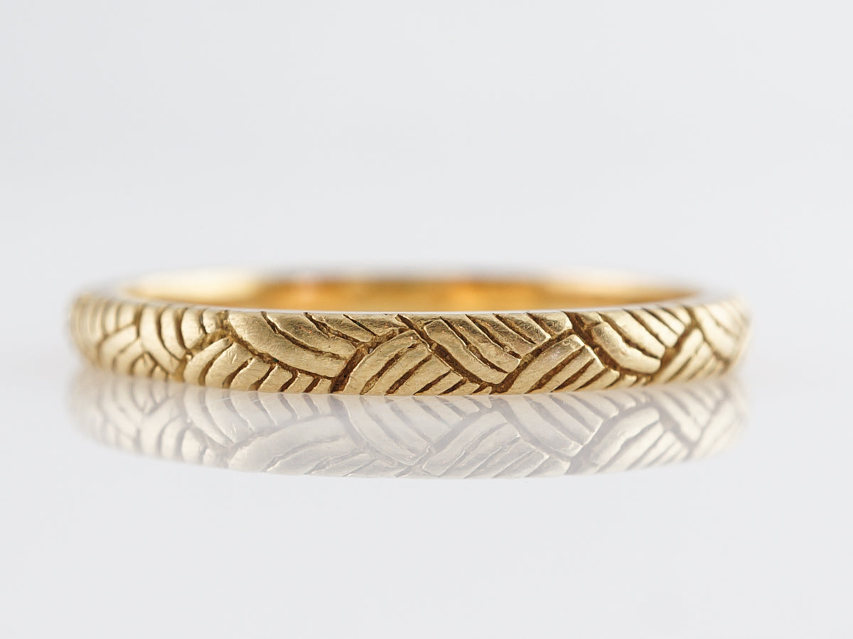 Victorian Engraved Wedding Band in 18k Yellow Gold