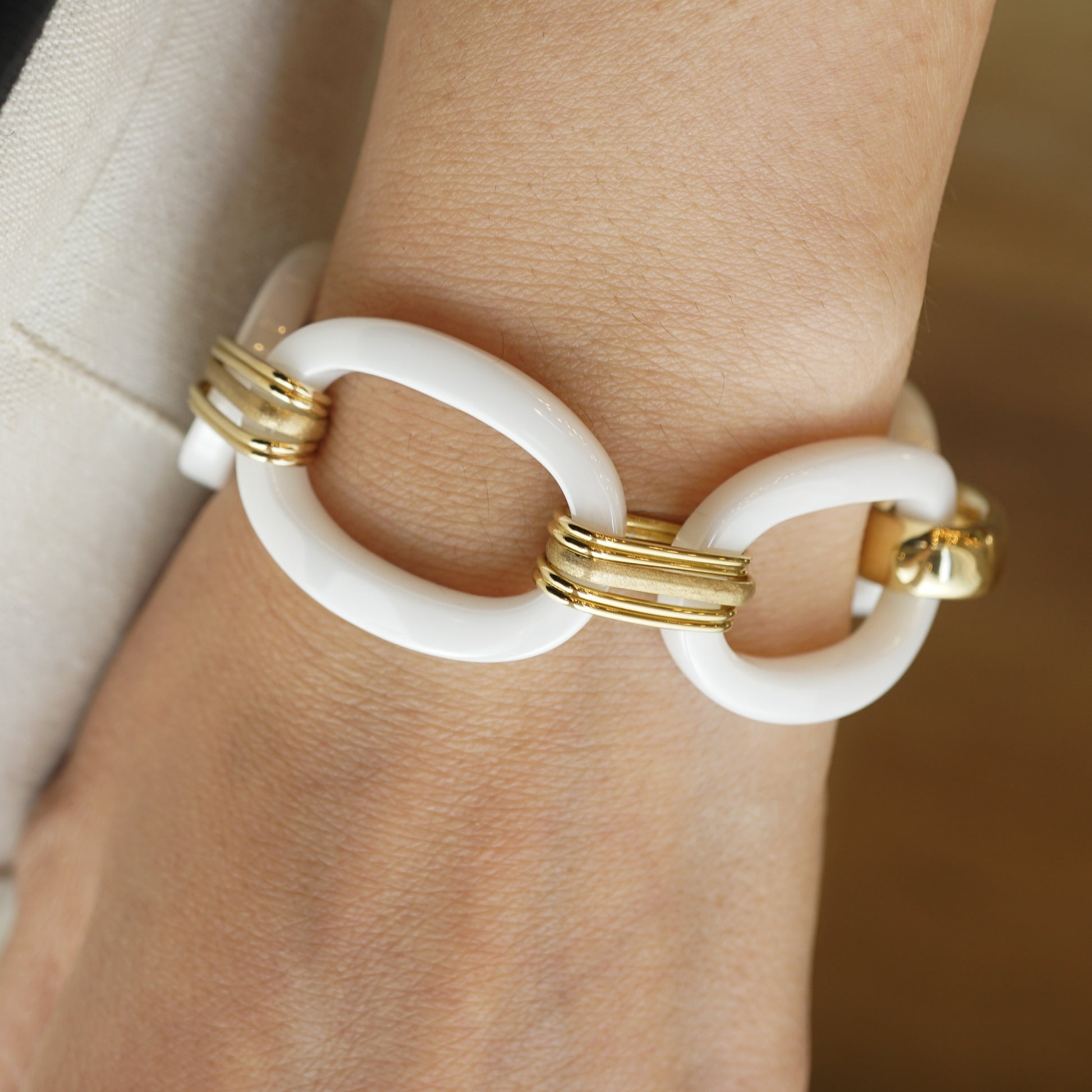 White Ceramic Link Bracelet in 18k Yellow Gold