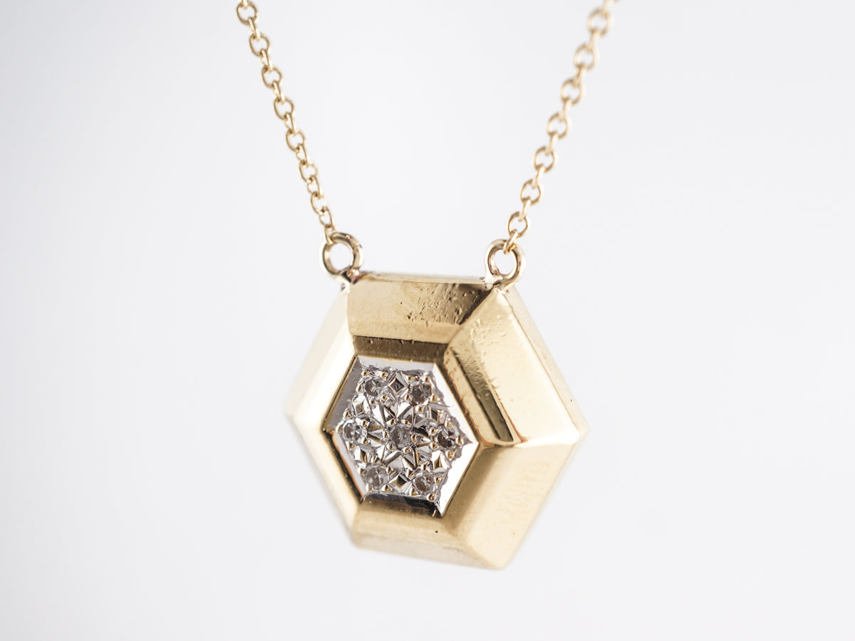 Diamond Pendant in 18k Yellow Gold